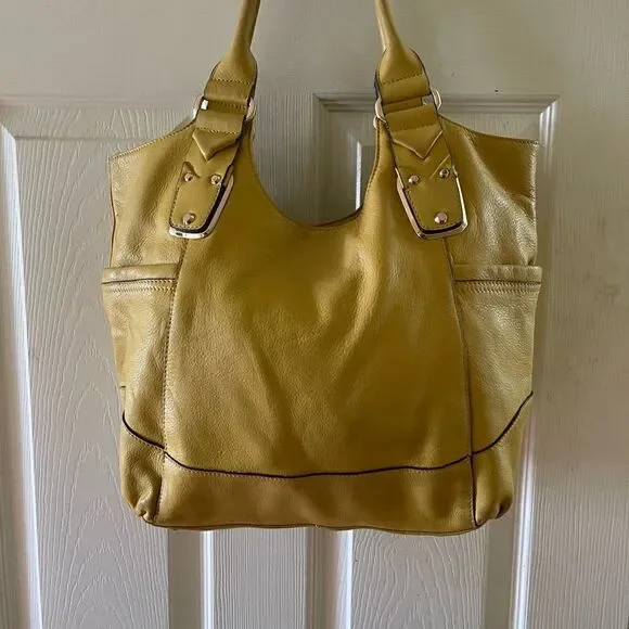 B Makowsky soft leather yellow mustard large shoulder bag gold tone Har… - Picture 11 of 13